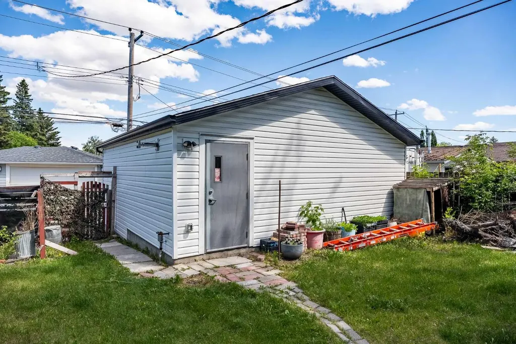 9020 Fairmount Drive SE Calgary AB T2H 0Z5