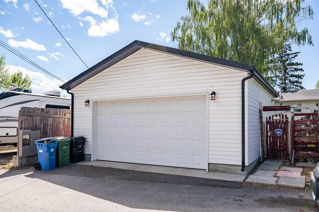 9020 Fairmount Drive SE Calgary AB T2H 0Z5