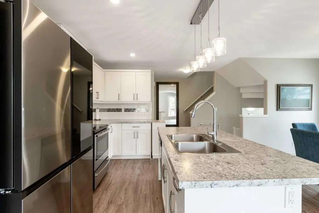 2314 19 Avenue Bowden AB T0M 0K0