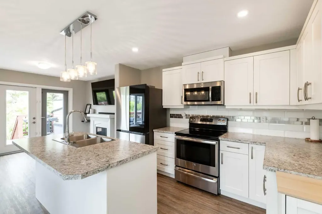 2314 19 Avenue Bowden AB T0M 0K0
