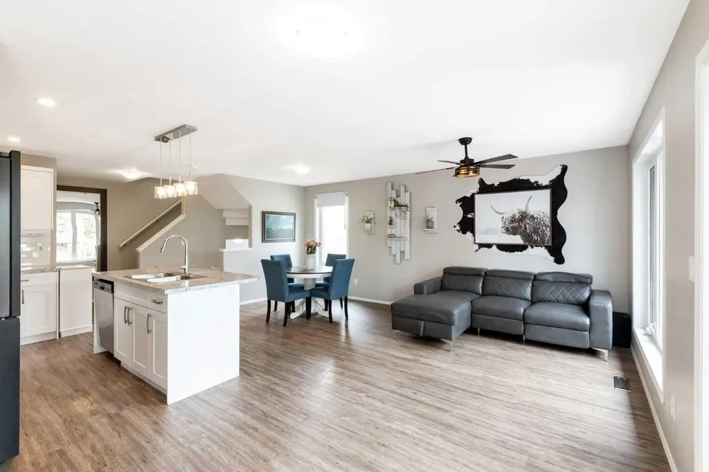 2314 19 Avenue Bowden AB T0M 0K0