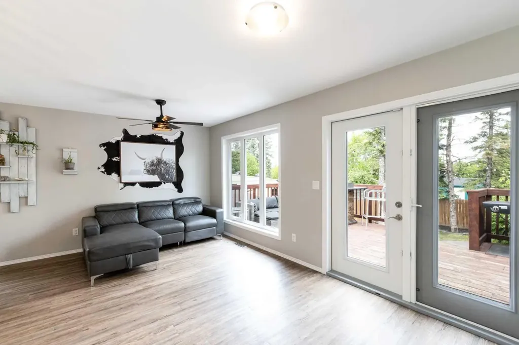 2314 19 Avenue Bowden AB T0M 0K0