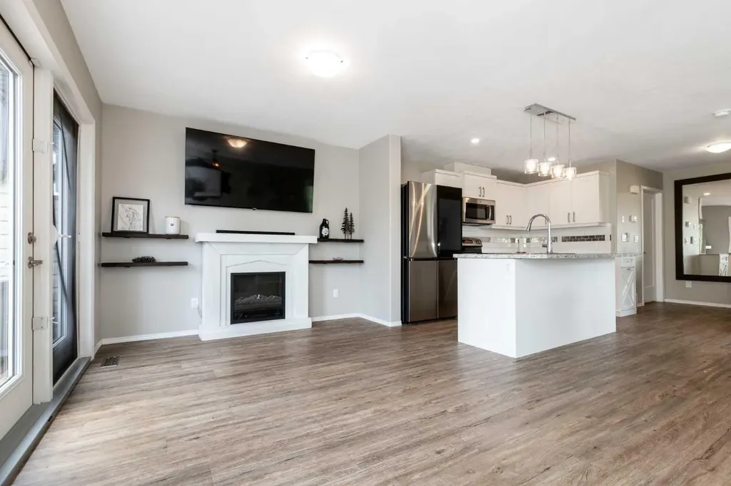2314 19 Avenue Bowden AB T0M 0K0