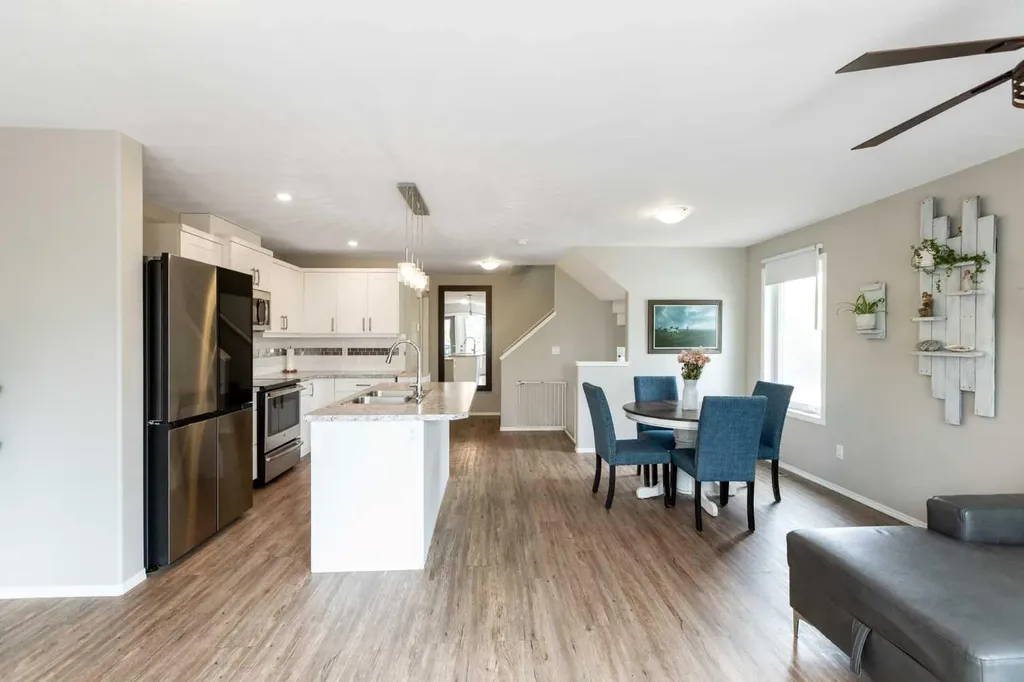 2314 19 Avenue Bowden AB T0M 0K0