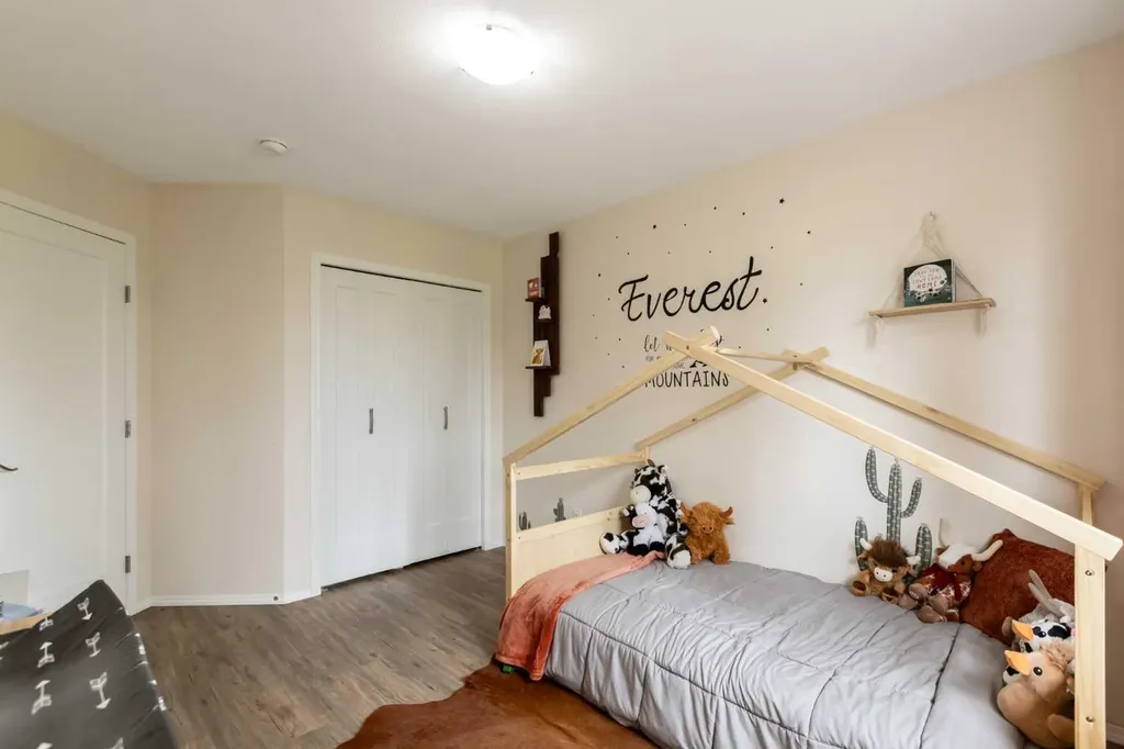 2314 19 Avenue Bowden AB T0M 0K0