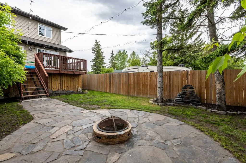2314 19 Avenue Bowden AB T0M 0K0
