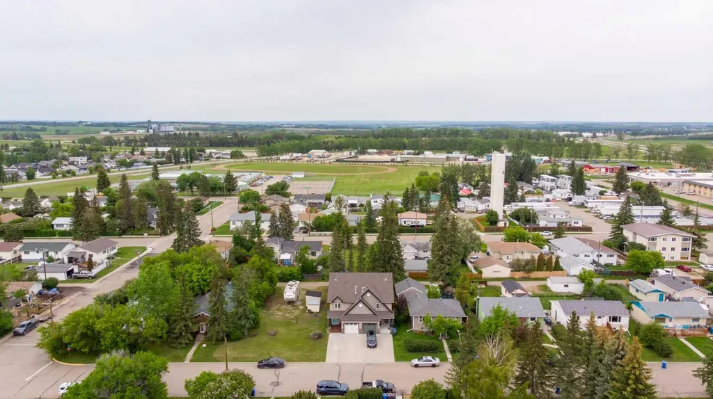 2314 19 Avenue Bowden AB T0M 0K0