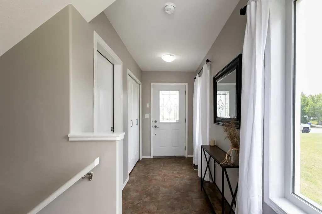 2314 19 Avenue Bowden AB T0M 0K0