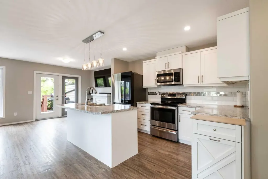 2314 19 Avenue Bowden AB T0M 0K0