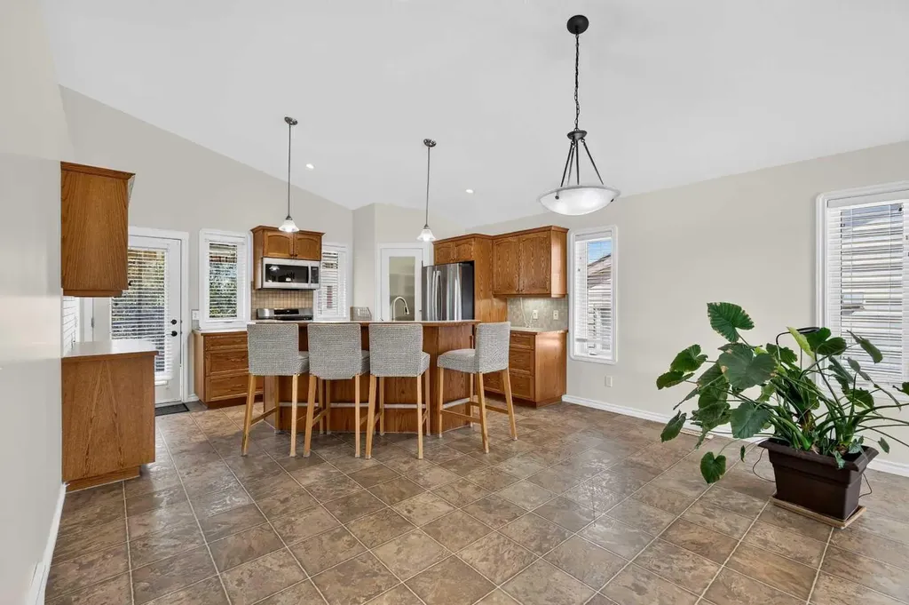219 Hillcrest Boulevard Strathmore AB T1P 1Z6