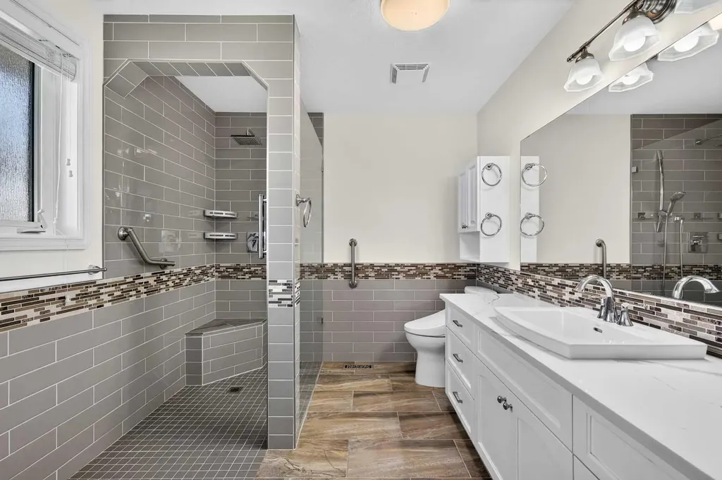 219 Hillcrest Boulevard Strathmore AB T1P 1Z6