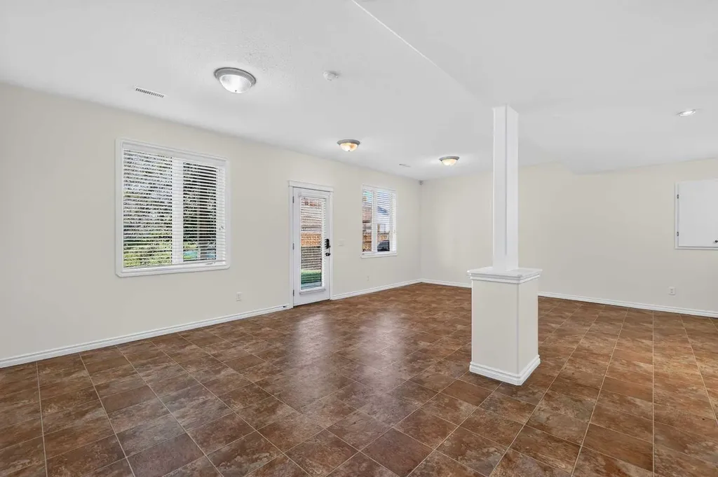 219 Hillcrest Boulevard Strathmore AB T1P 1Z6
