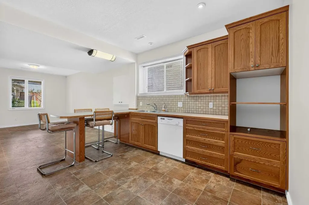 219 Hillcrest Boulevard Strathmore AB T1P 1Z6