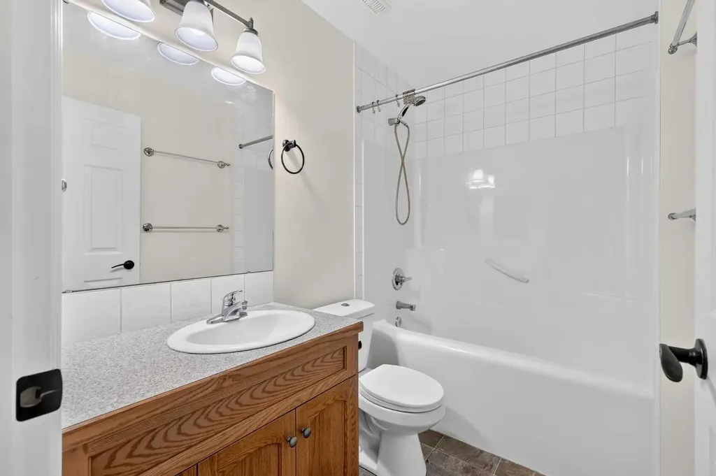 219 Hillcrest Boulevard Strathmore AB T1P 1Z6