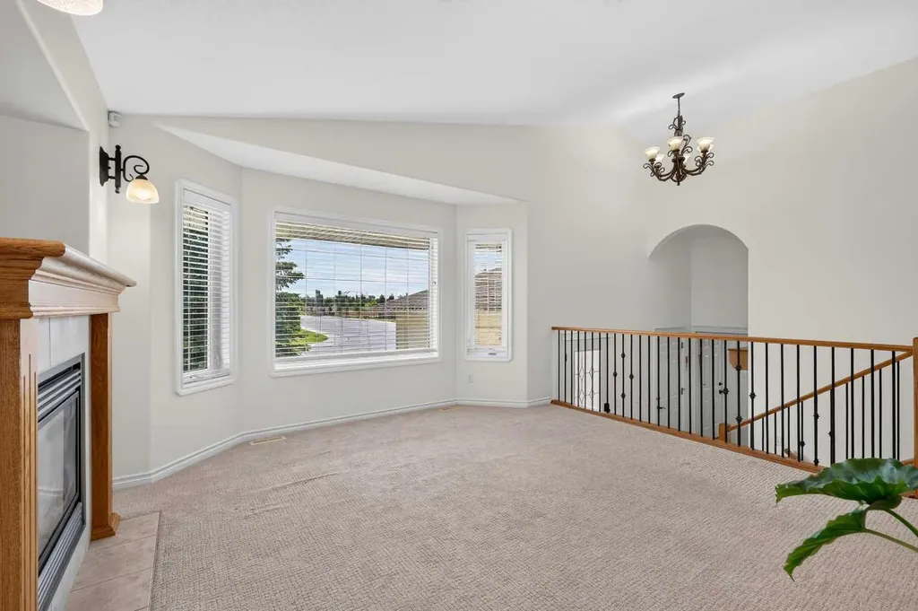 219 Hillcrest Boulevard Strathmore AB T1P 1Z6