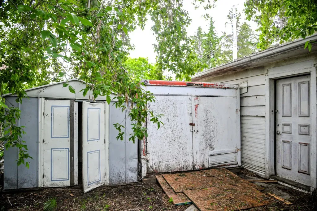 121 Alberta Street Kingman AB T0B2M0