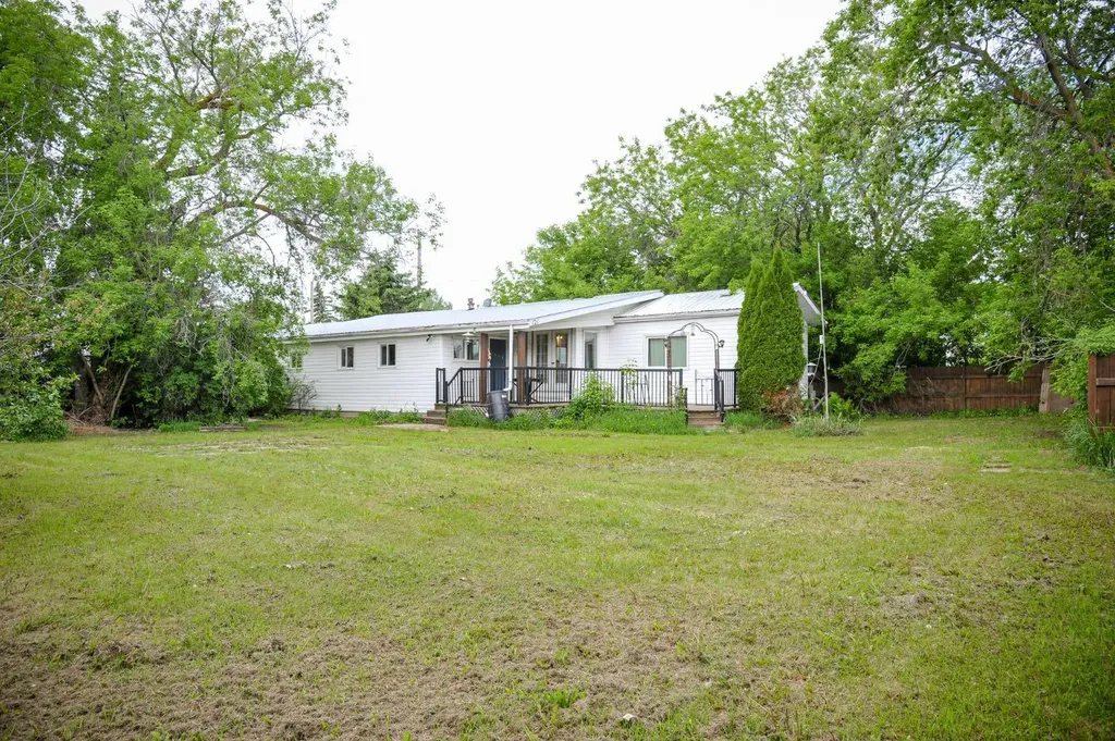 121 Alberta Street Kingman AB T0B2M0