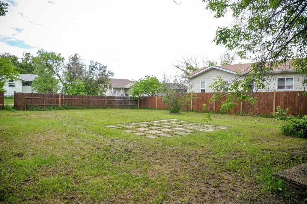 121 Alberta Street Kingman AB T0B2M0