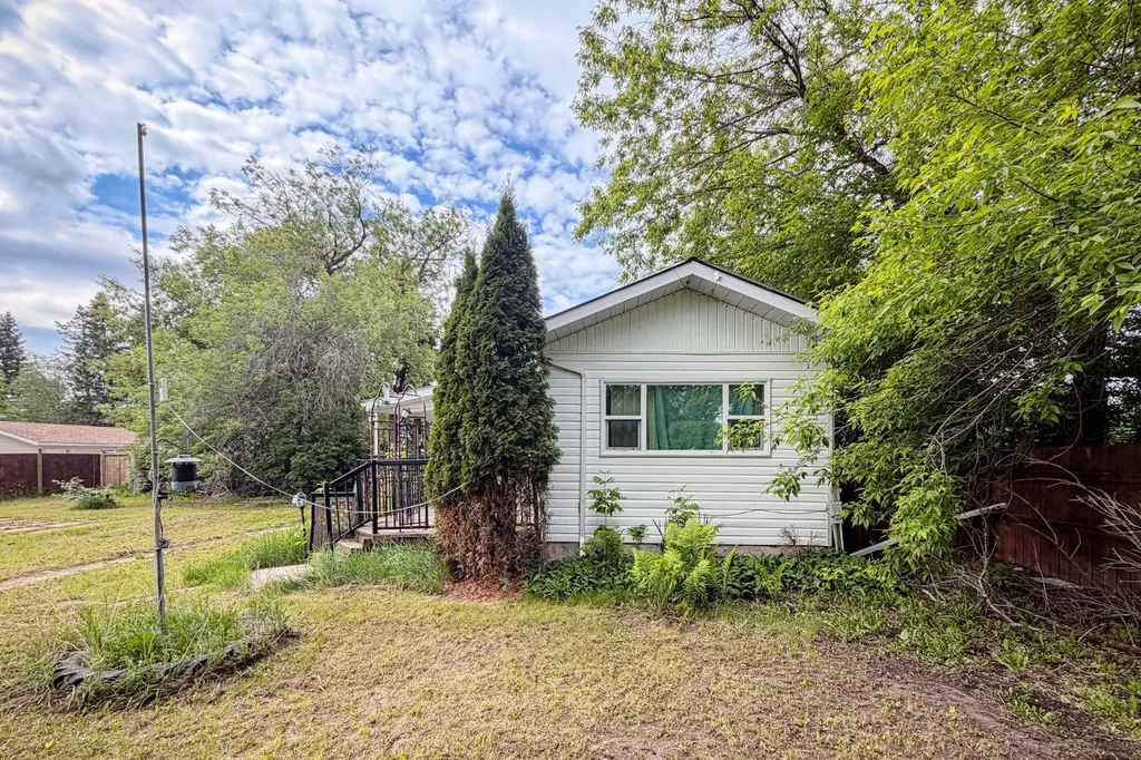 121 Alberta Street Kingman AB T0B2M0