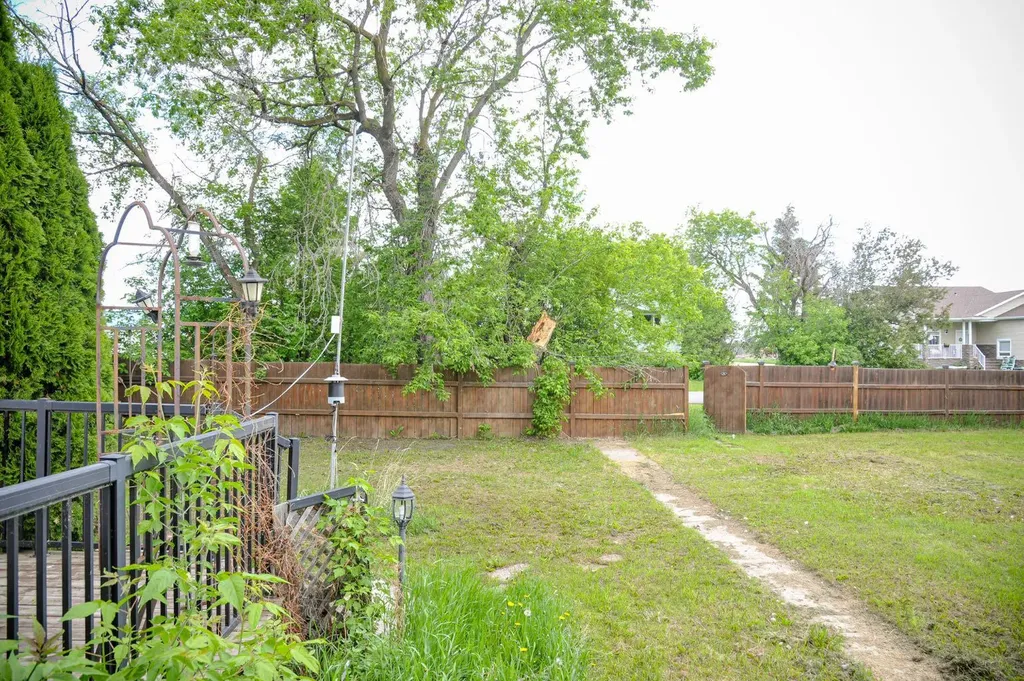 121 Alberta Street Kingman AB T0B2M0