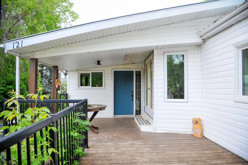 121 Alberta Street Kingman AB T0B2M0