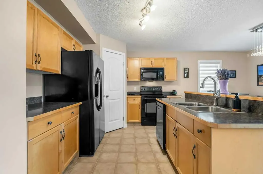140 Panamount Circle NW Calgary AB T3K 0C6