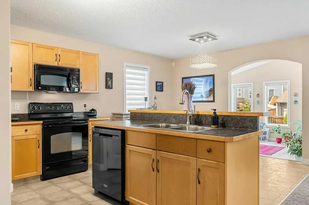 140 Panamount Circle NW Calgary AB T3K 0C6