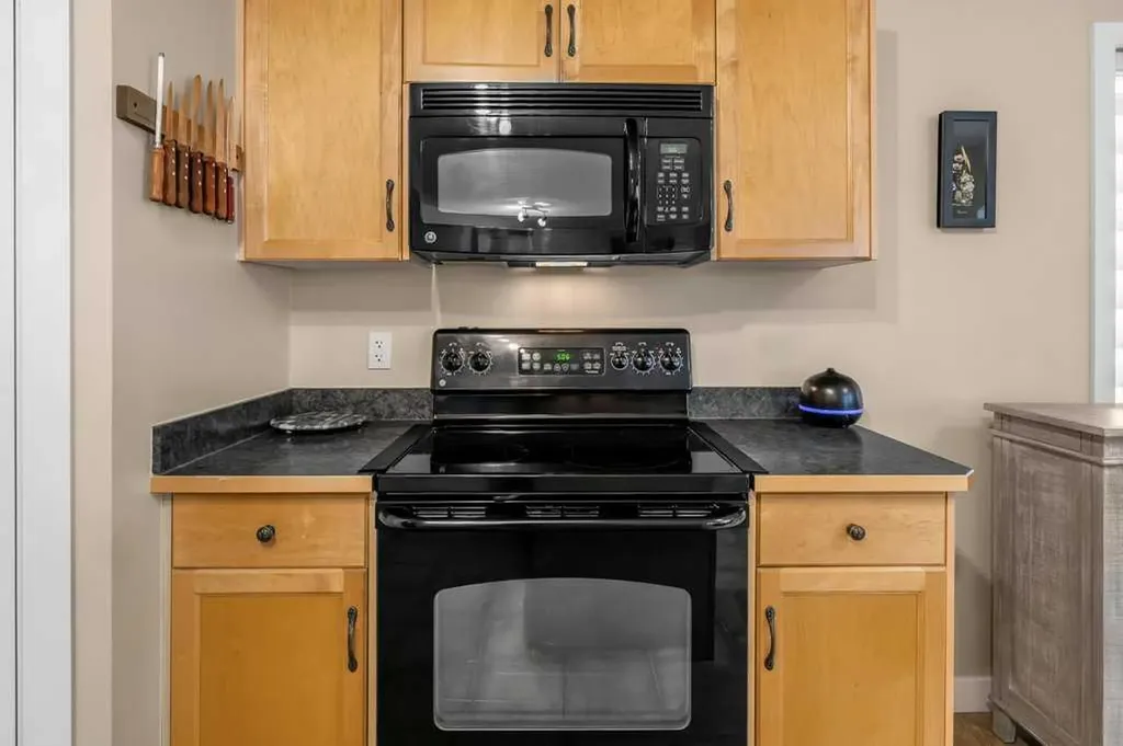 140 Panamount Circle NW Calgary AB T3K 0C6