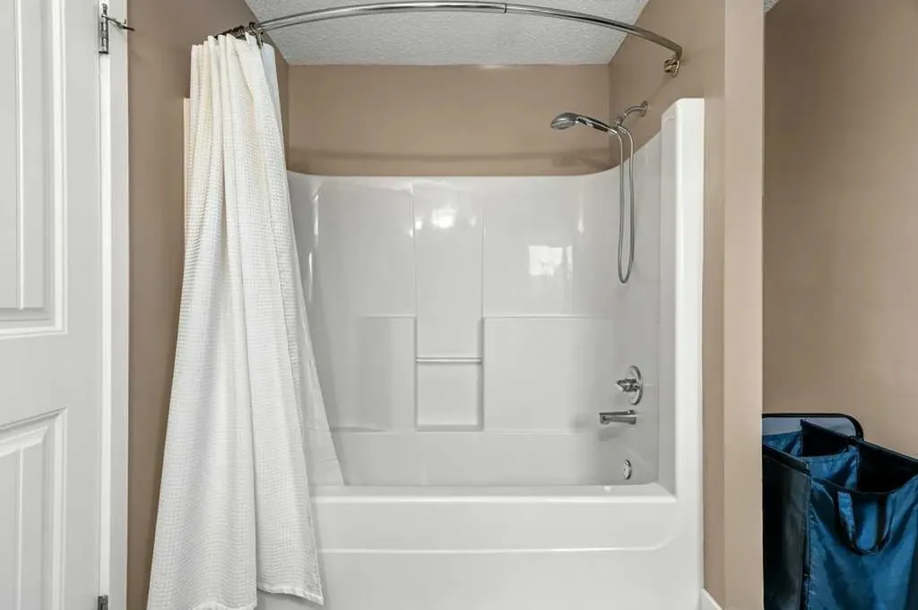 140 Panamount Circle NW Calgary AB T3K 0C6
