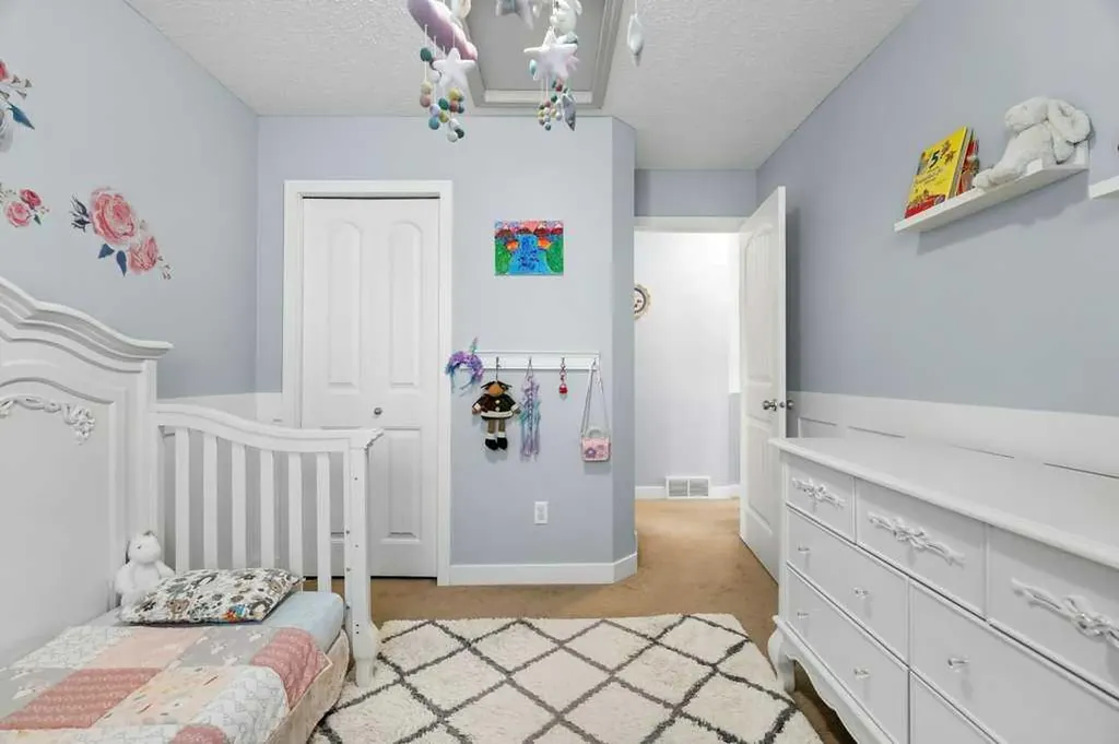 140 Panamount Circle NW Calgary AB T3K 0C6