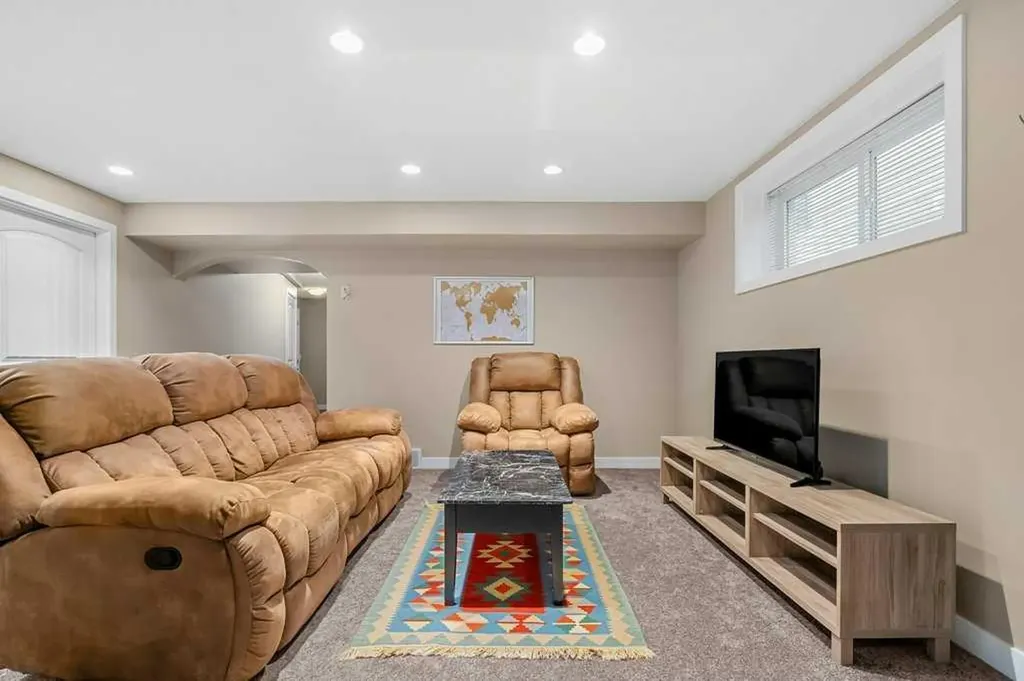 140 Panamount Circle NW Calgary AB T3K 0C6