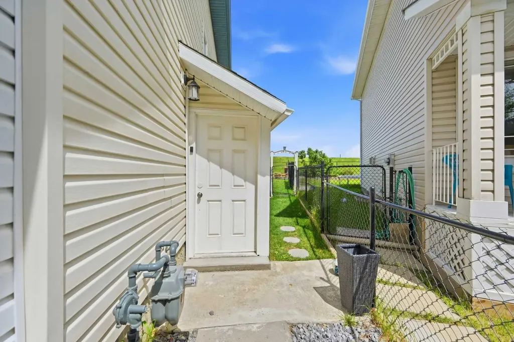 46 Citadel Meadow Crescent NW Calgary AB T3G 4Z1