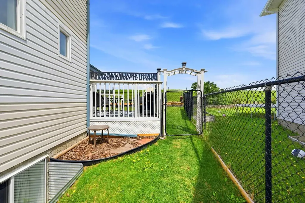 46 Citadel Meadow Crescent NW Calgary AB T3G 4Z1