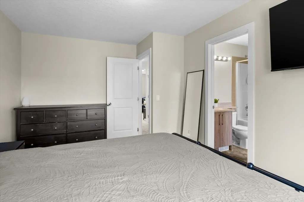 2802 Kings Heights Gate SE Airdrie AB T4A 0T3