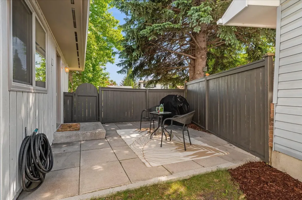 24 Midglen Drive SE Calgary AB T2X 1G7