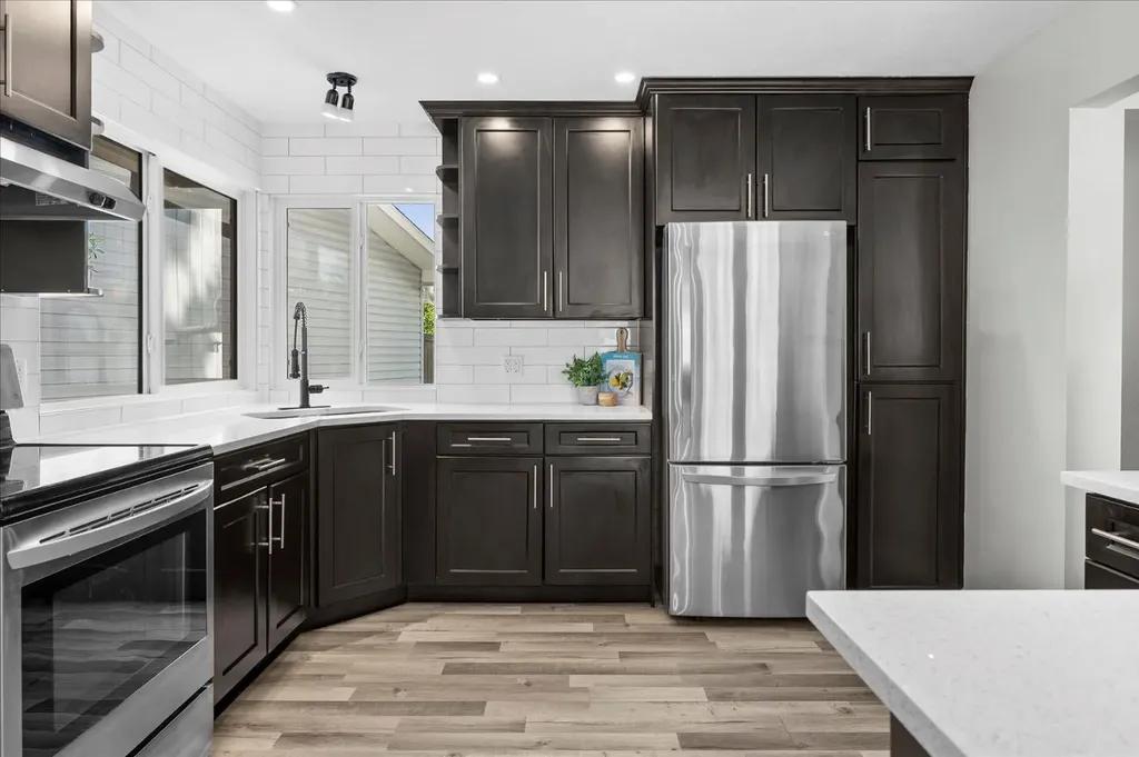24 Midglen Drive SE Calgary AB T2X 1G7
