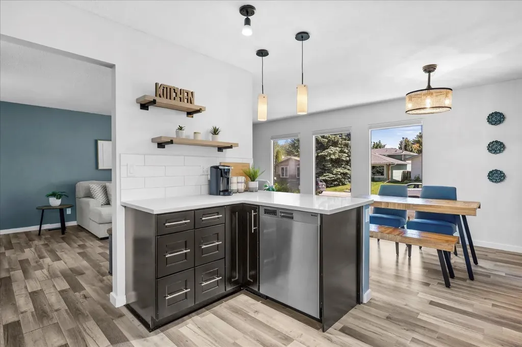 24 Midglen Drive SE Calgary AB T2X 1G7