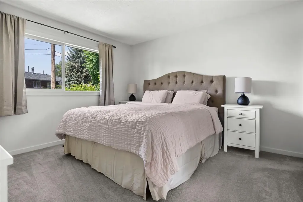 24 Midglen Drive SE Calgary AB T2X 1G7