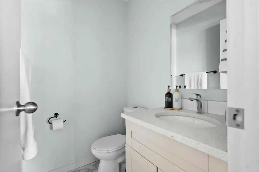 24 Midglen Drive SE Calgary AB T2X 1G7