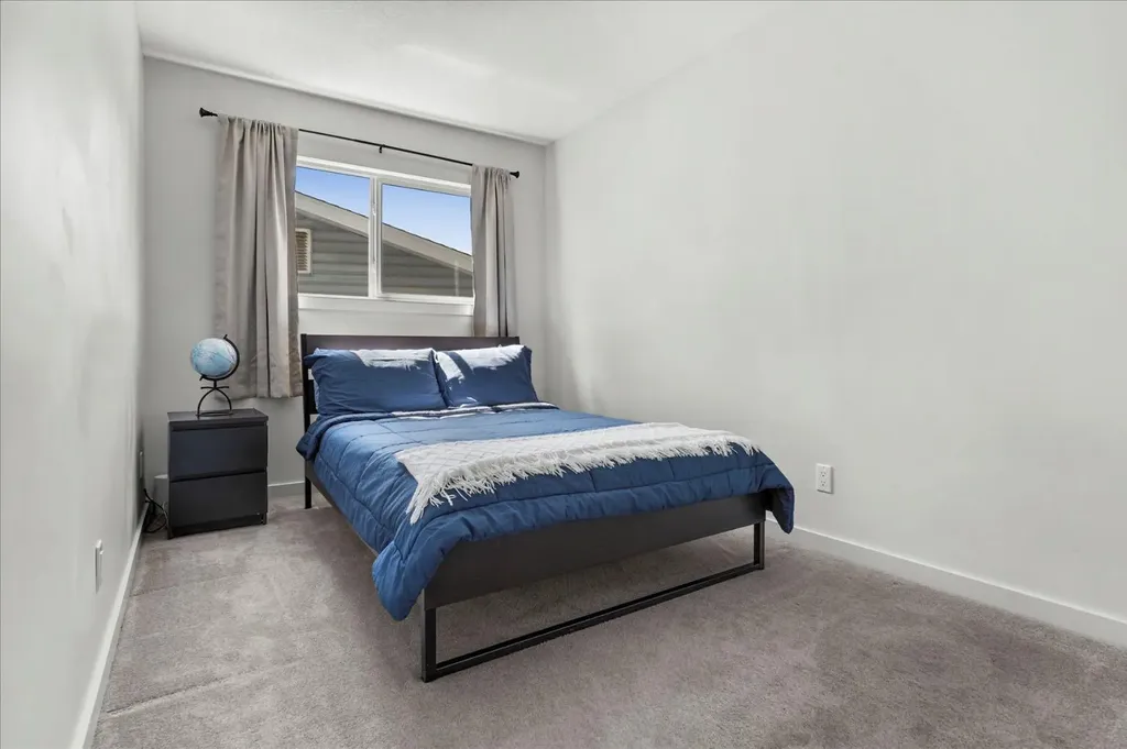 24 Midglen Drive SE Calgary AB T2X 1G7