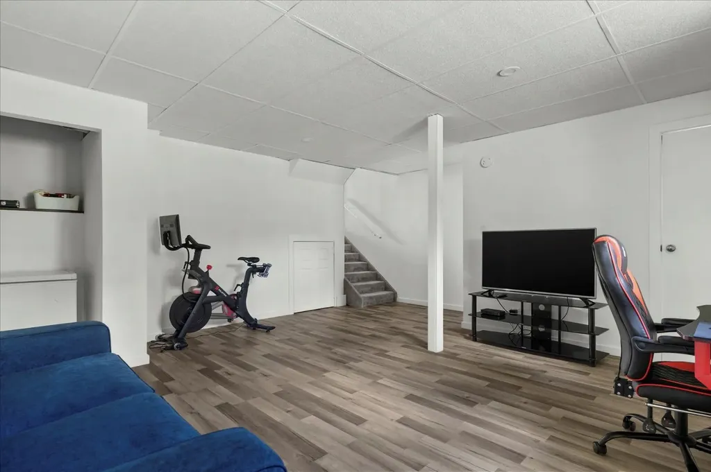 24 Midglen Drive SE Calgary AB T2X 1G7