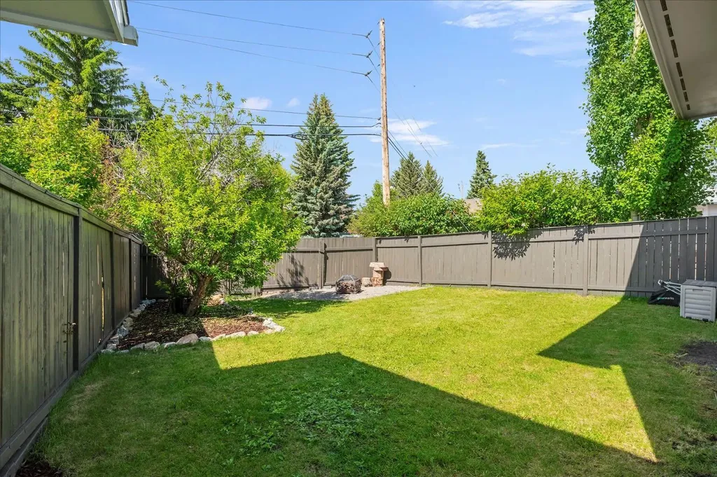 24 Midglen Drive SE Calgary AB T2X 1G7