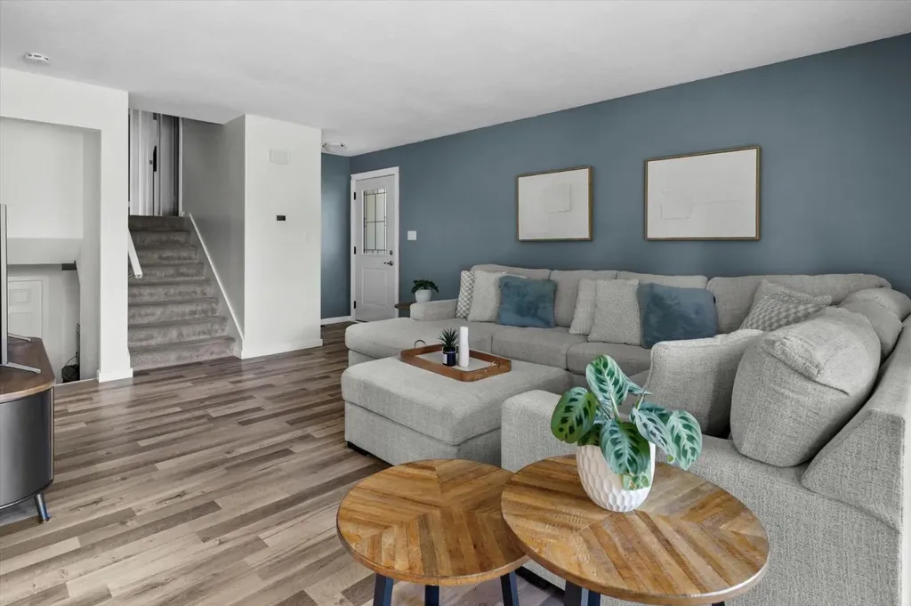 24 Midglen Drive SE Calgary AB T2X 1G7