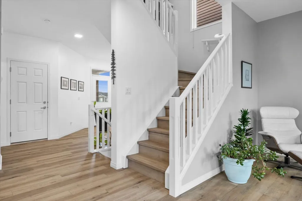 58 Crestbrook Drive SW Calgary AB T3B 6G4