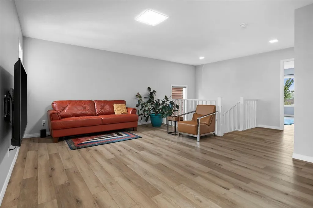 58 Crestbrook Drive SW Calgary AB T3B 6G4