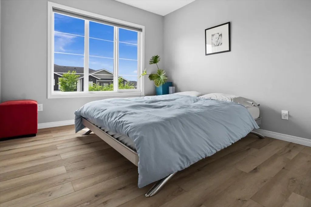 58 Crestbrook Drive SW Calgary AB T3B 6G4
