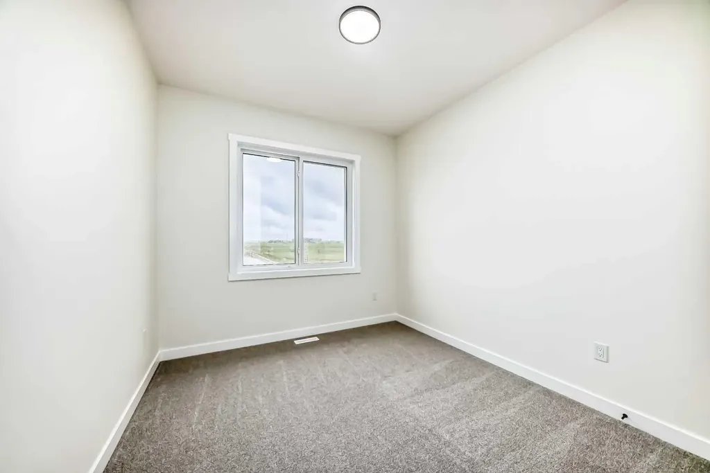 1112 Iron Ridge Avenue Crossfield AB T0M 0S0