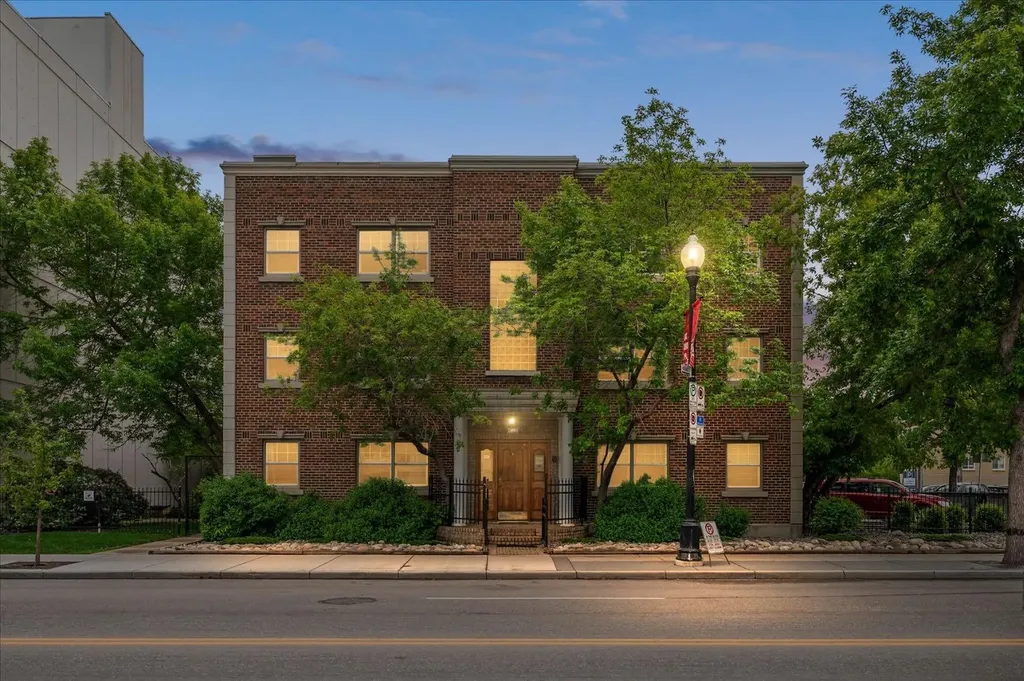 1125 17 Avenue SW Calgary AB T2T 0B5