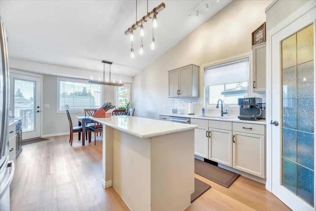 9 Madison Court Strathmore AB T1P 1M5