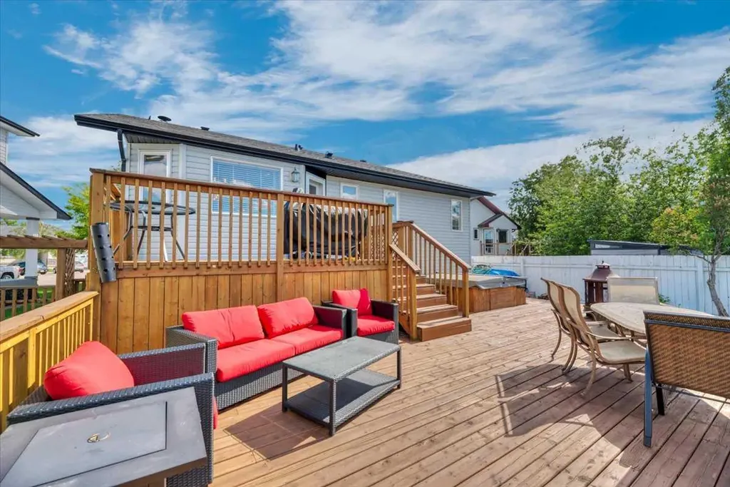 9 Madison Court Strathmore AB T1P 1M5